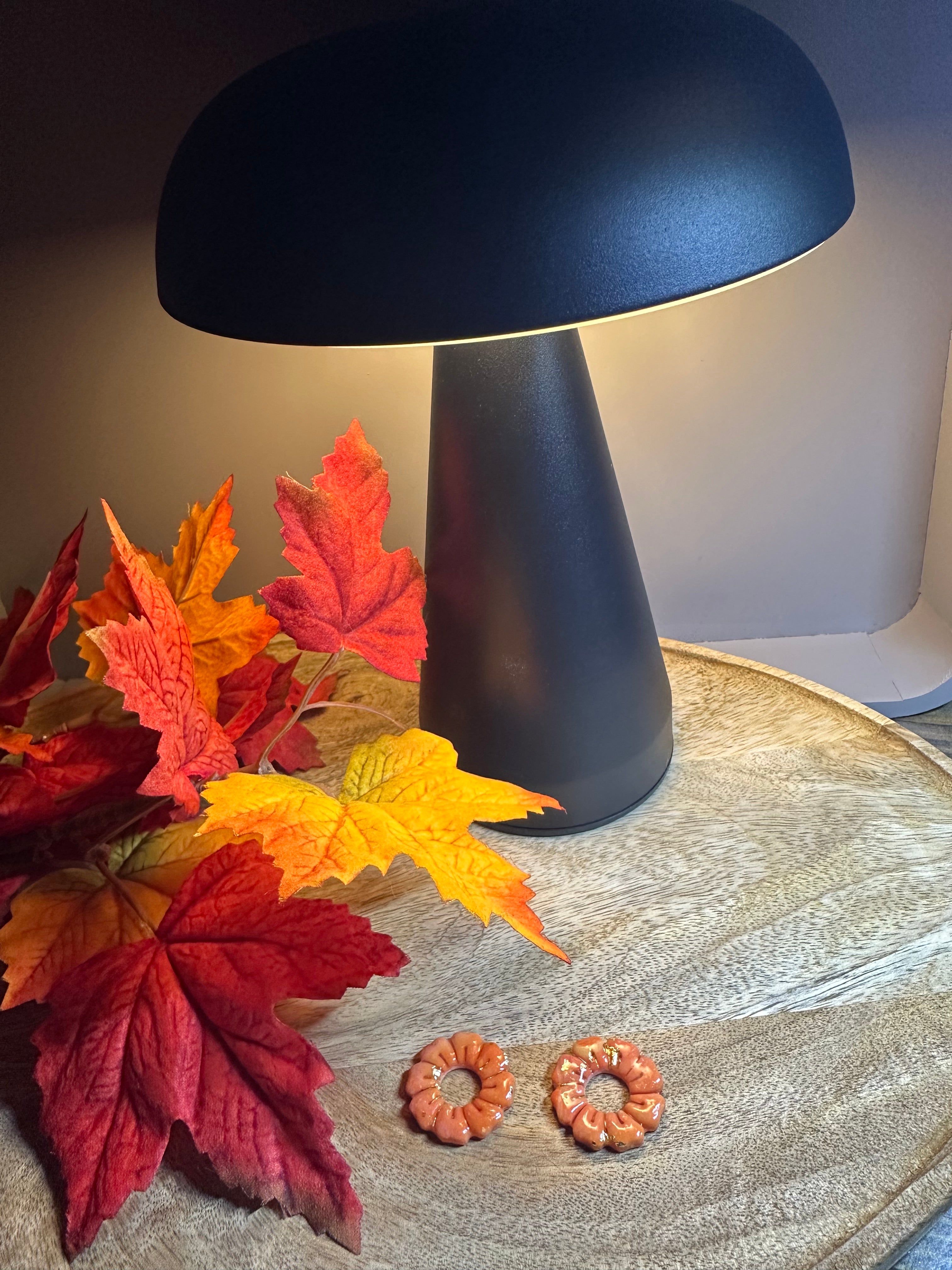 Pampilles orange et feuilles d’or