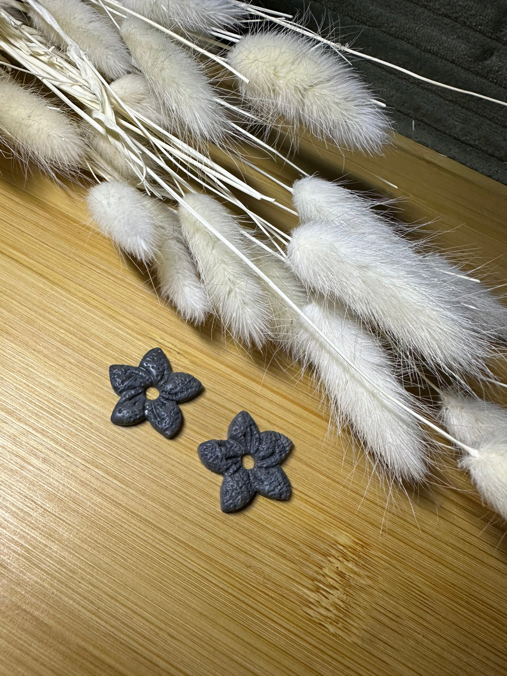 Pampilles lys grise texturé et mat